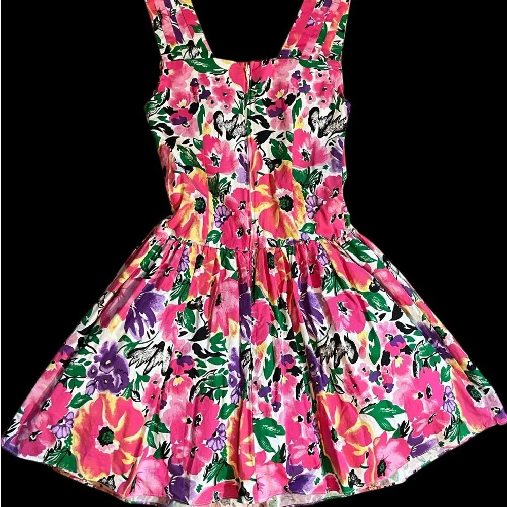 Fun Floral 90โs Dress with flair skirt - - Picture 5 of 13